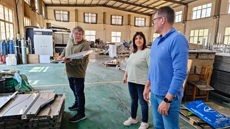 Ti-års kunde Manolo fra Spanien besøger Debabrother igen